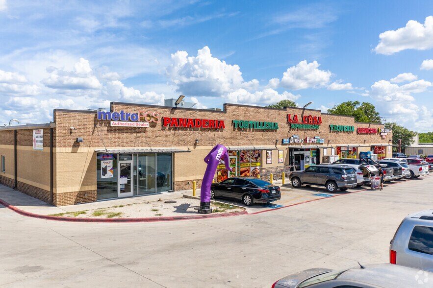 More Photos Of 13015 Dessau Rd, Austin Storefront For Sale