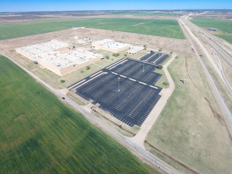 More Photos Of 8600 N Central Fwy, Wichita Falls Manufacturing For Sale