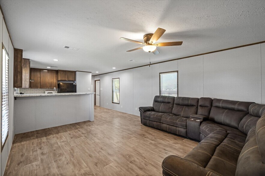 More Photos Of 9830 E US Highway 80, Terrell Industrial For Sale
