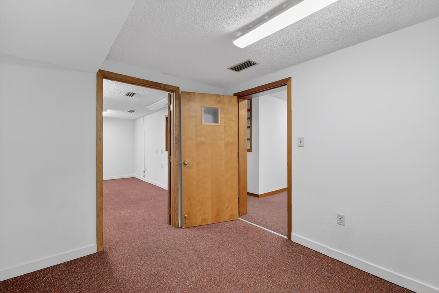 More Photos Of 708 Lee St, Leesburg Office For Lease