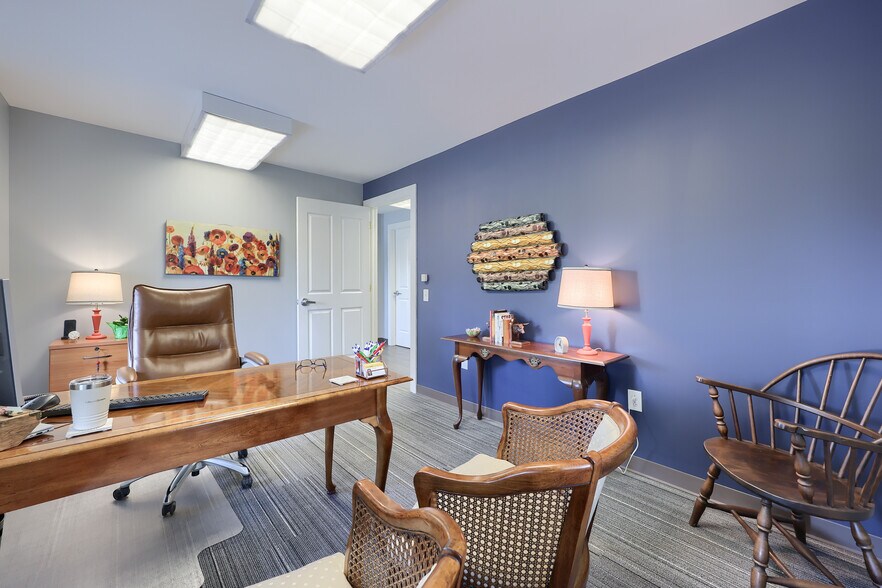 More Photos Of 390 E Main St, Ephrata Office For Sale