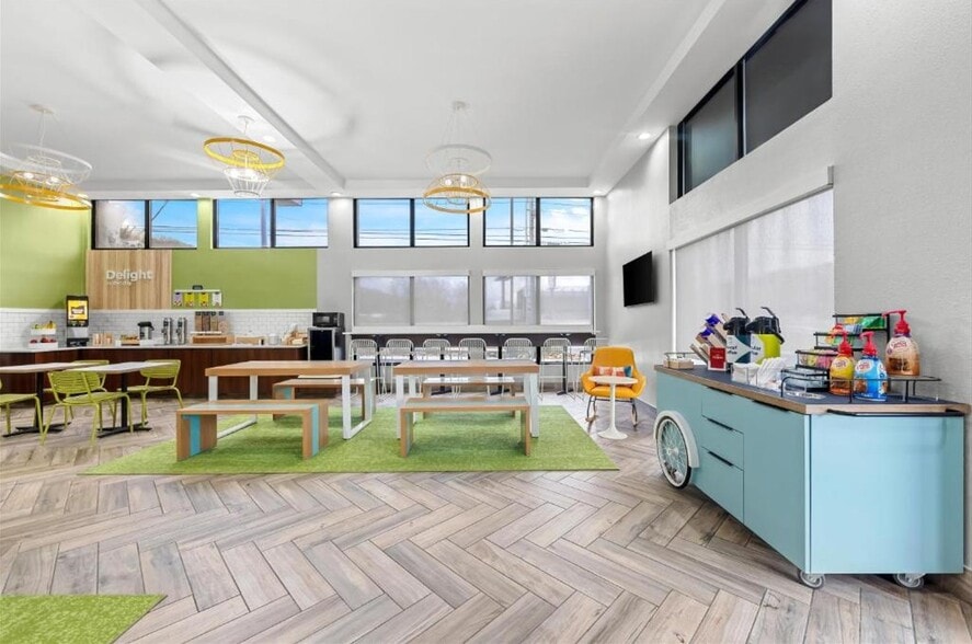 More Photos Of 3402 Winfield Dunn Pky, Kodak Hotel For Sale