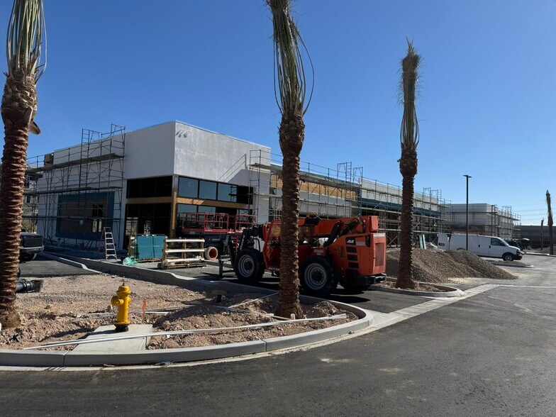 More Photos Of Rainbow & Blue Diamond, Las Vegas Unknown For Lease