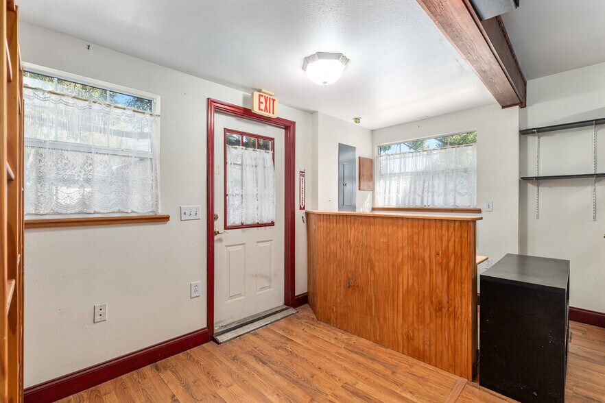 More Photos Of 20707 Park Ave, Dunnellon Specialty For Sale