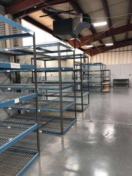 More Photos Of 280 Little Britain Rd, Newburgh Service For Lease