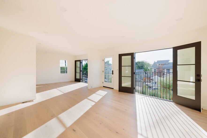 More Photos Of 1018 Manzanita St, Los Angeles Apartments For Sale