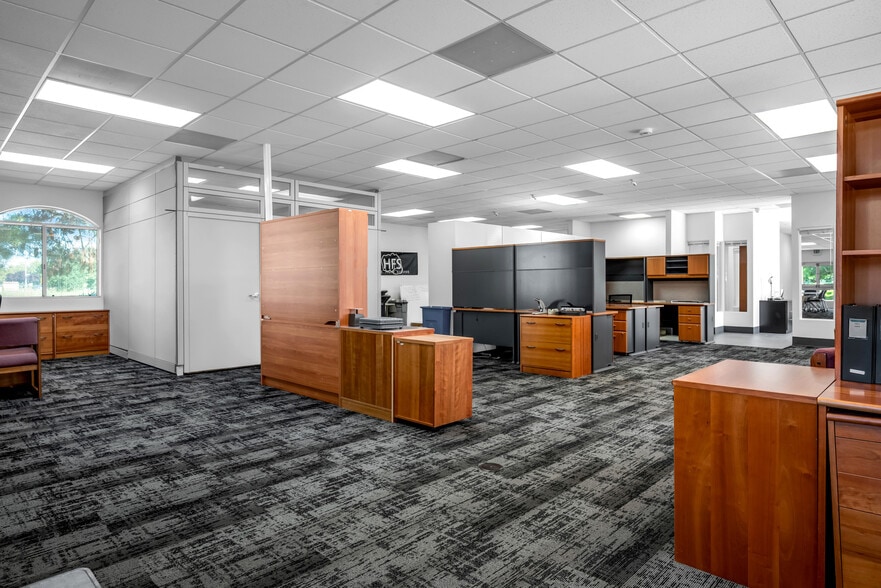 More Photos Of 8109 Laguna Blvd, Elk Grove Medical For Sale
