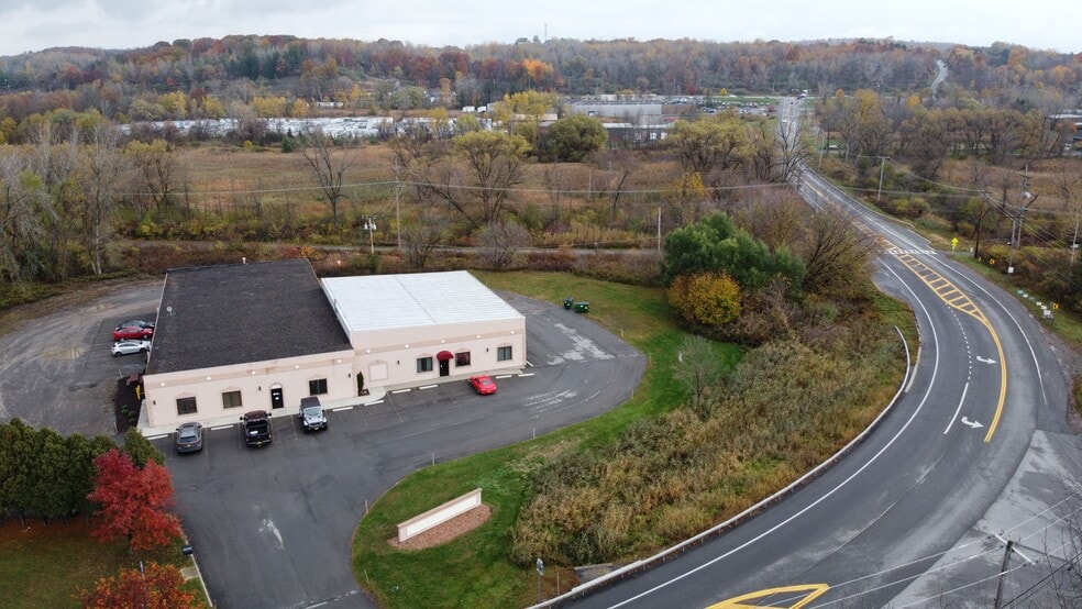 More Photos Of 7424 Victor Mendon Rd, Victor Flex For Lease