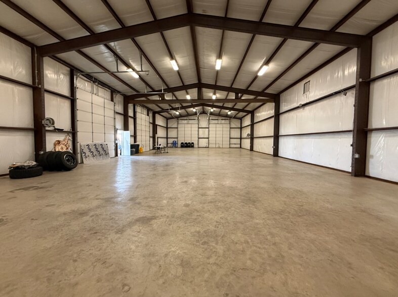 More Photos Of 8011 E County Road 90, Midland Warehouse For Lease