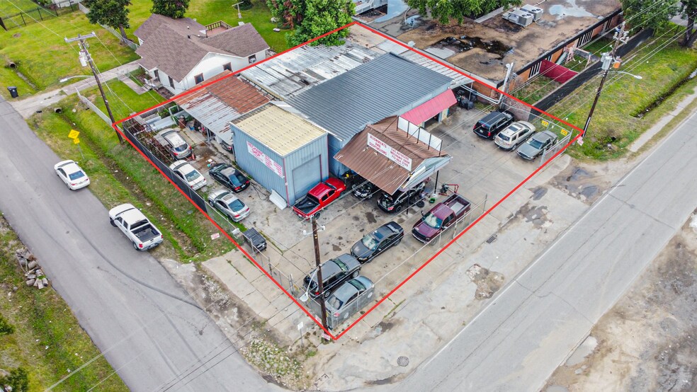 More Photos Of 2623 Berry Rd, Houston General Retail For Sale