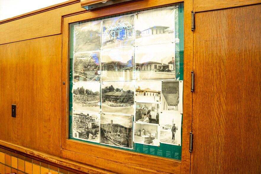 More Photos Of 302 S Magnolia St, Hearne Restaurant For Sale