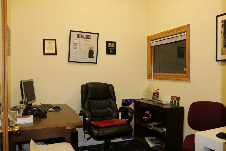More Photos Of 125 Bedford St, Stamford Storefront For Lease