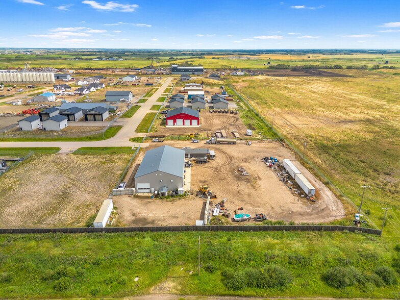 More Photos Of 3807 9th St, Lloydminster Warehouse For Sale