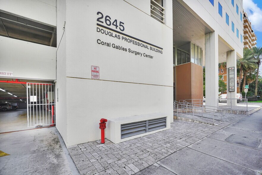 More Photos Of 2645 SW 37th Ave, Miami Medical For Sale