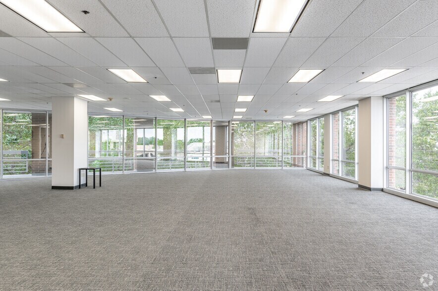 More Photos Of 9001-9003 Airport Fwy, North Richland Hills Office For Lease
