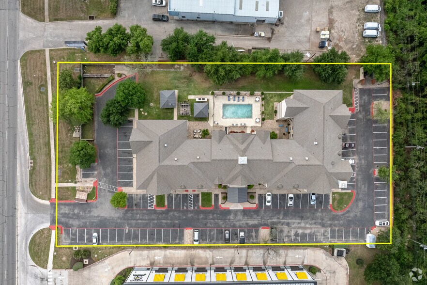 More Photos Of 520 I-35, Round Rock Hotel For Sale