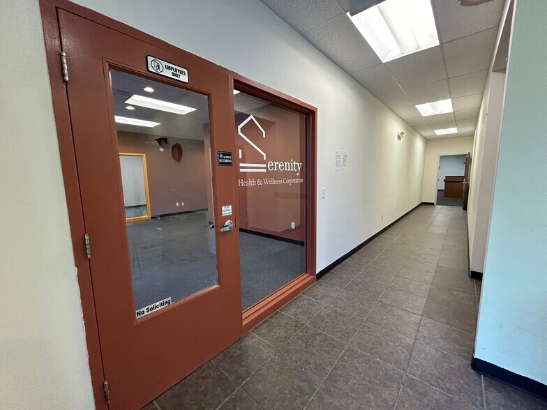 More Photos Of 7344 Pearl Rd, Middleburg Heights Office For Lease