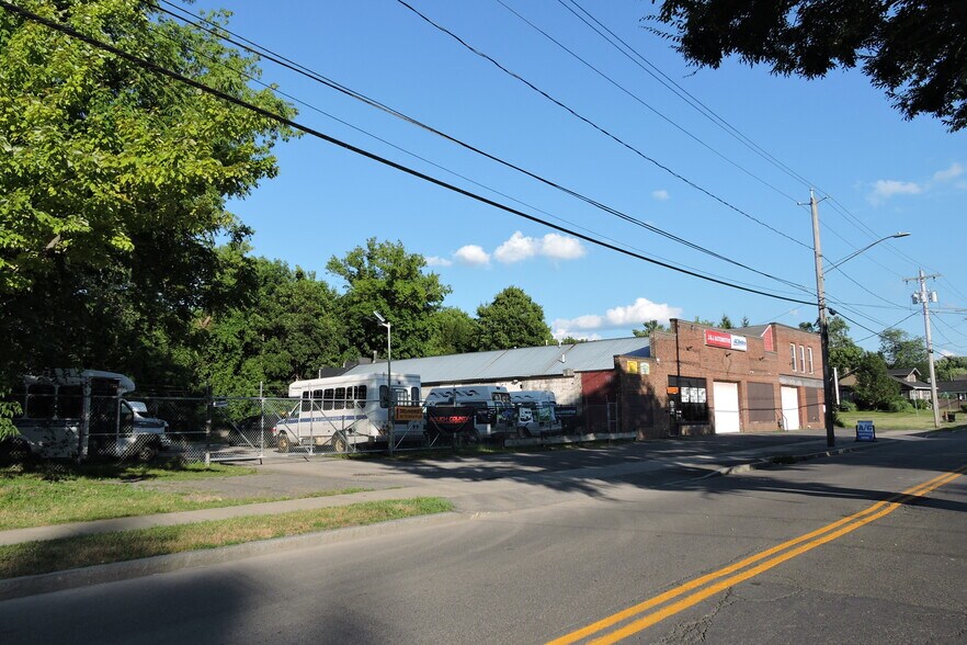 More Photos Of 1427-1431 Valley Dr, Syracuse Warehouse For Sale