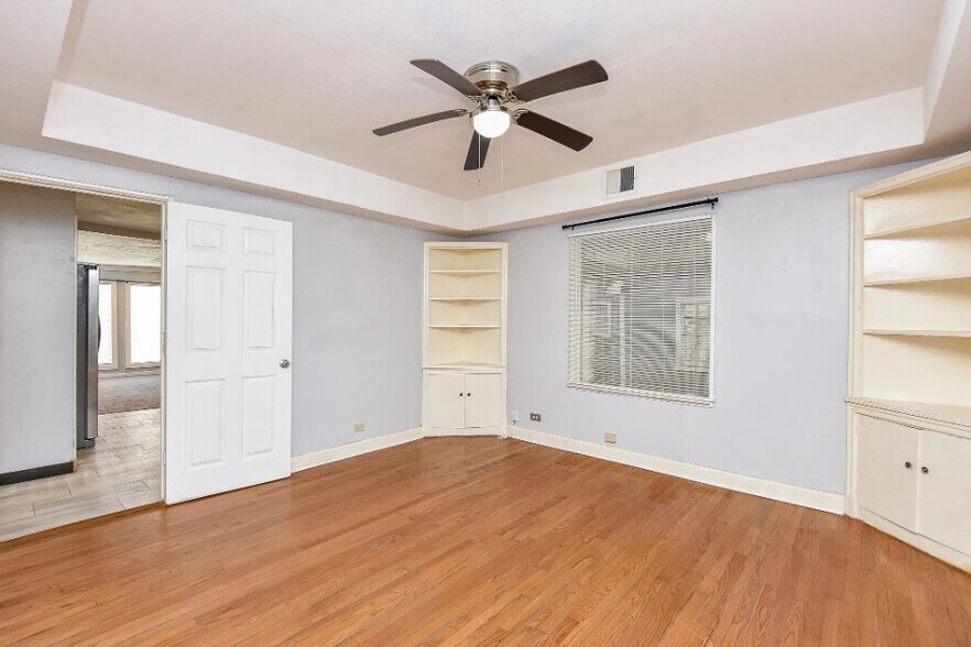 More Photos Of 4916 Old Spanish Trl, Houston Flex For Lease