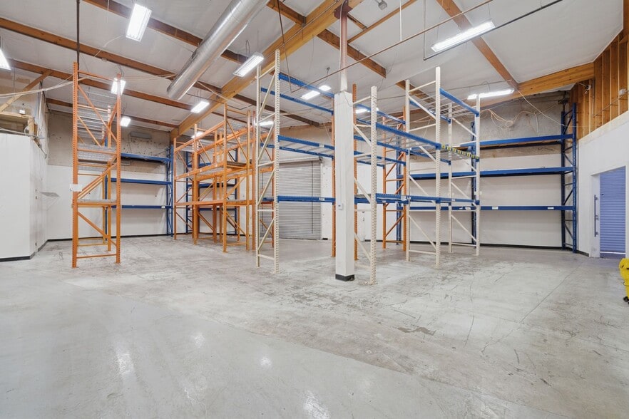 More Photos Of 1544 E Warner Ave, Santa Ana Freestanding For Sale