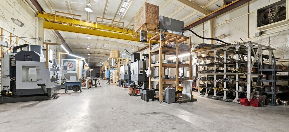 More Photos Of 9202 Lambright Rd, Houston Warehouse For Sale