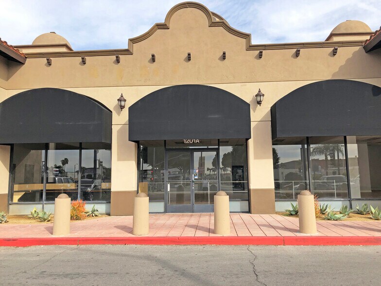 More Photos Of 1201-1225 Truman St, San Fernando Unknown For Lease