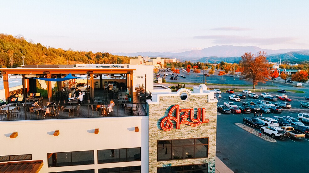 More Photos Of 2655 Teaster Ln, Pigeon Forge Unknown For Lease