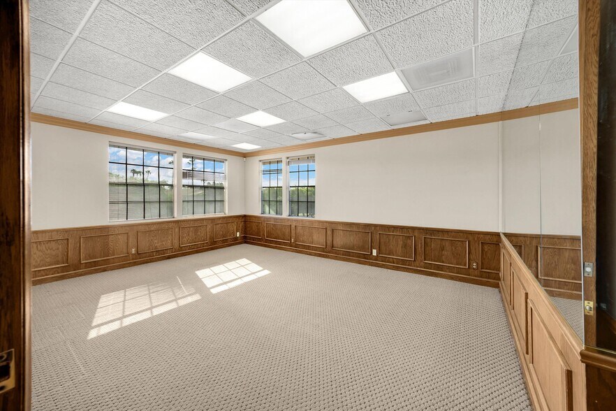 More Photos Of 940 W 17th St, Santa Ana Loft Creative Space For Lease