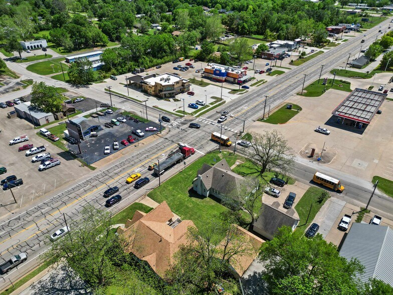 More Photos Of 209 S Main St, Lindale Loft Creative Space For Lease