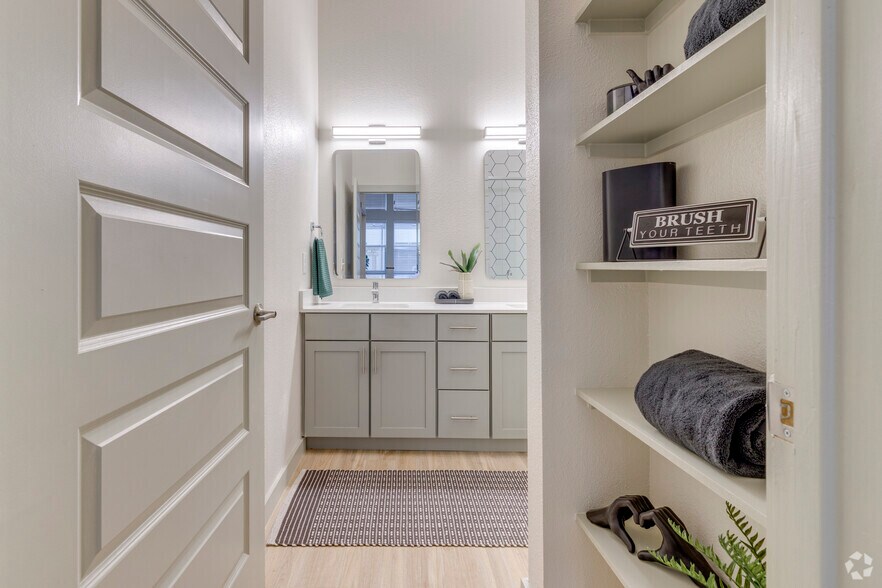 More Photos Of 2219 E 11th St, Tulsa Apartments For Lease