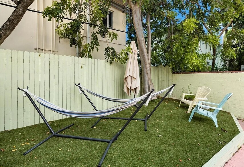 More Photos Of 2822 Pine Tree Dr, Miami Beach Apartments For Sale