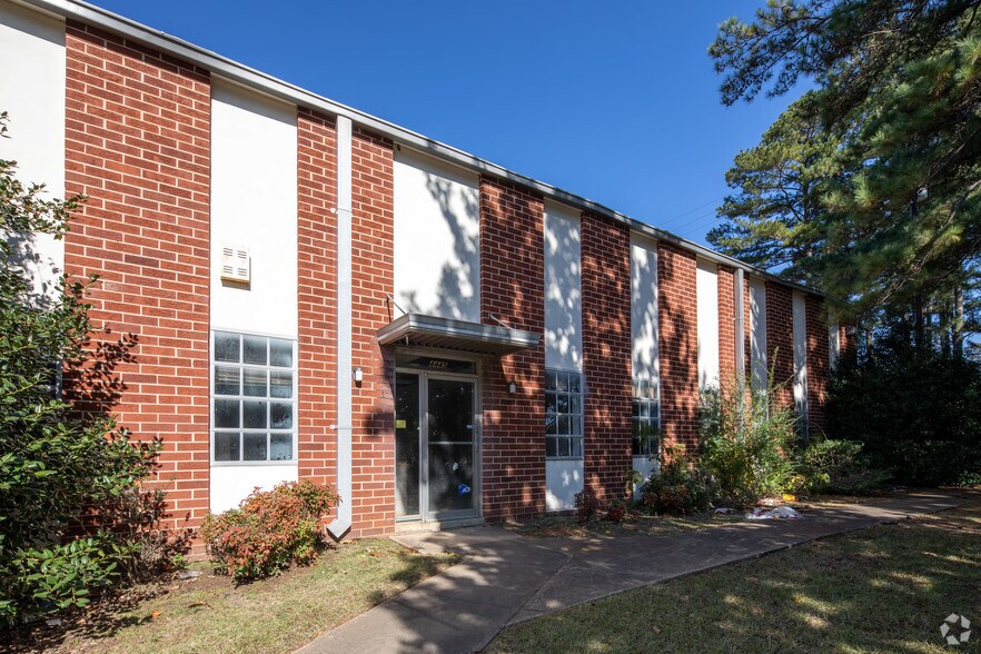 More Photos Of 4445 Wendell Dr SW, Atlanta Distribution For Lease