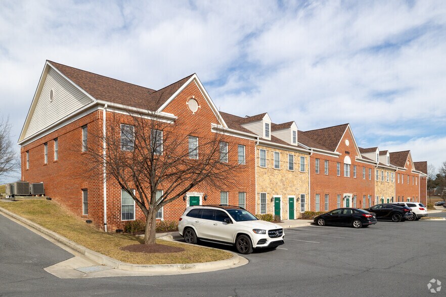 Primary Photo Of 9093 Ridgefield Dr, Frederick Medical For Lease