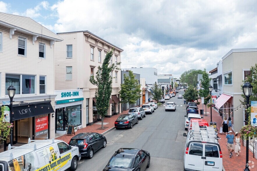 More Photos Of 27 Main St, Westport Storefront Retail Office For Lease