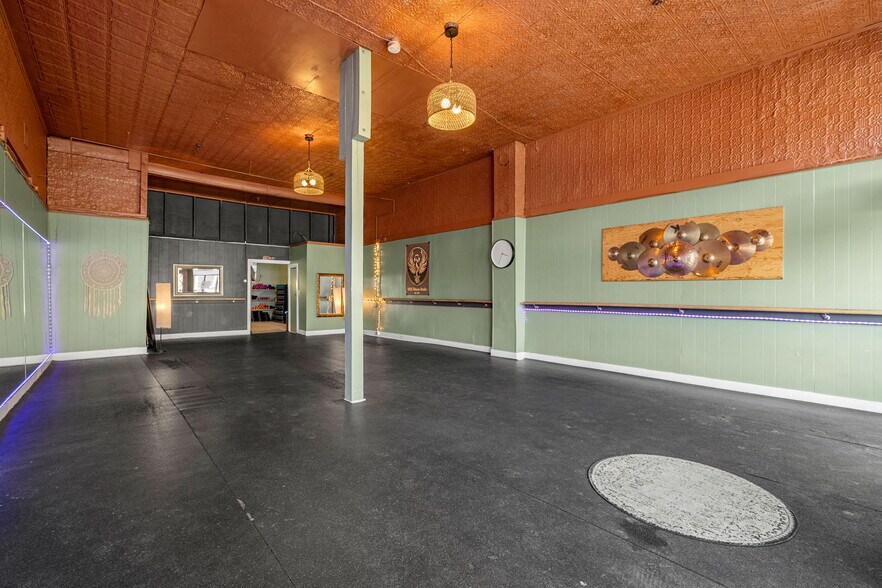 More Photos Of 7-17 School St, Merrimac Apartments For Sale