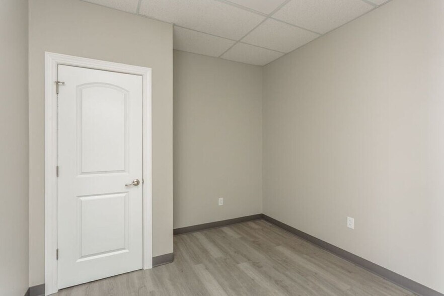 More Photos Of 36 Parkway Ln, Fishersville Storefront Retail Office For Lease