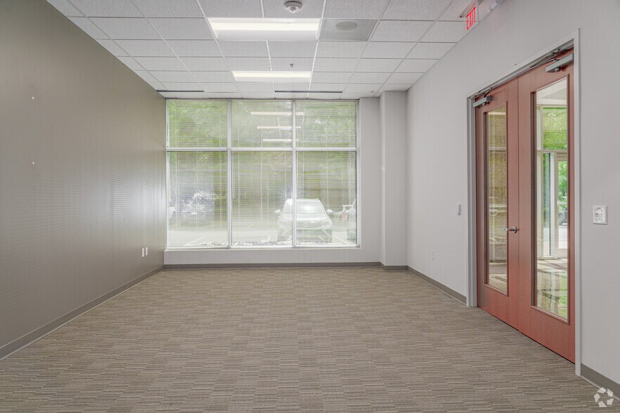More Photos Of 8020 Arco Corporate Dr, Raleigh Unknown For Lease