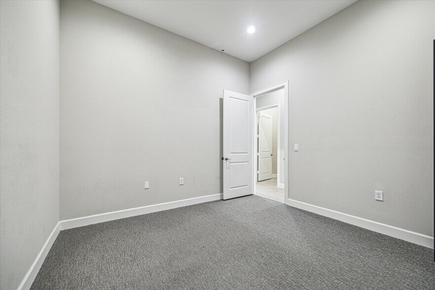 More Photos Of 4220 Cartwright Rd, Missouri City Medical For Lease