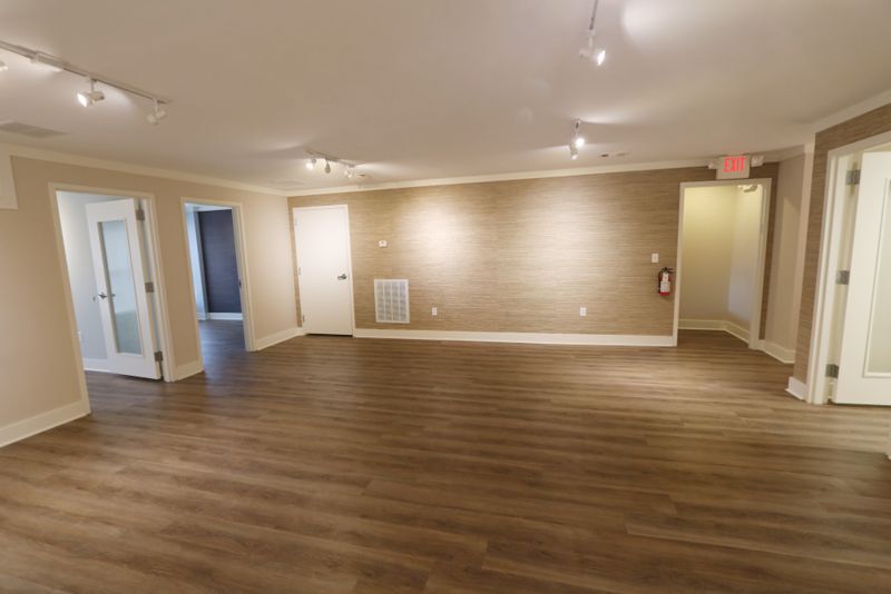 More Photos Of 955 W Wade Hampton Blvd, Greer Office For Lease