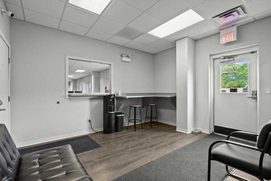 More Photos Of 24051 S Northern Illinois Dr, Channahon Truck Terminal For Sale