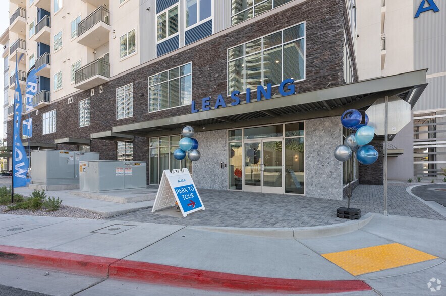 More Photos Of 3240 W Harmon Ave, Las Vegas Apartments For Lease