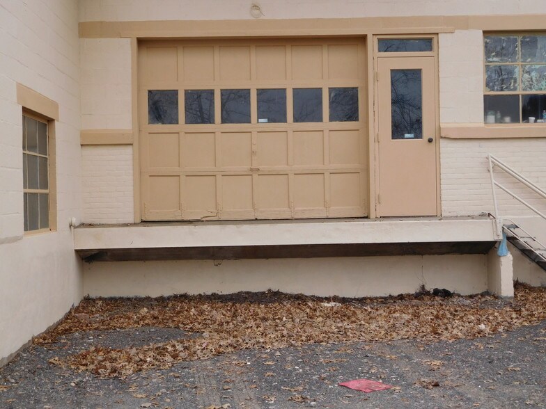 More Photos Of 95 Granby St, Bloomfield Manufacturing For Lease