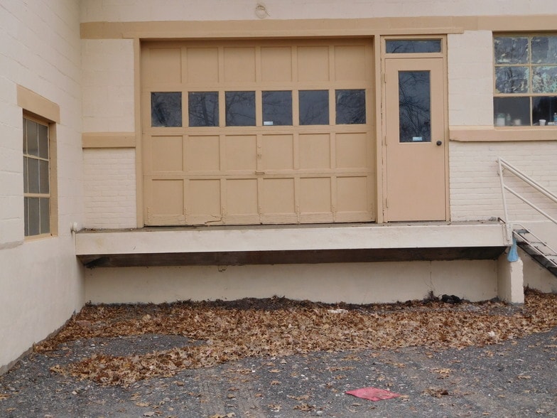 More Photos Of 95 Granby St, Bloomfield Manufacturing For Sale