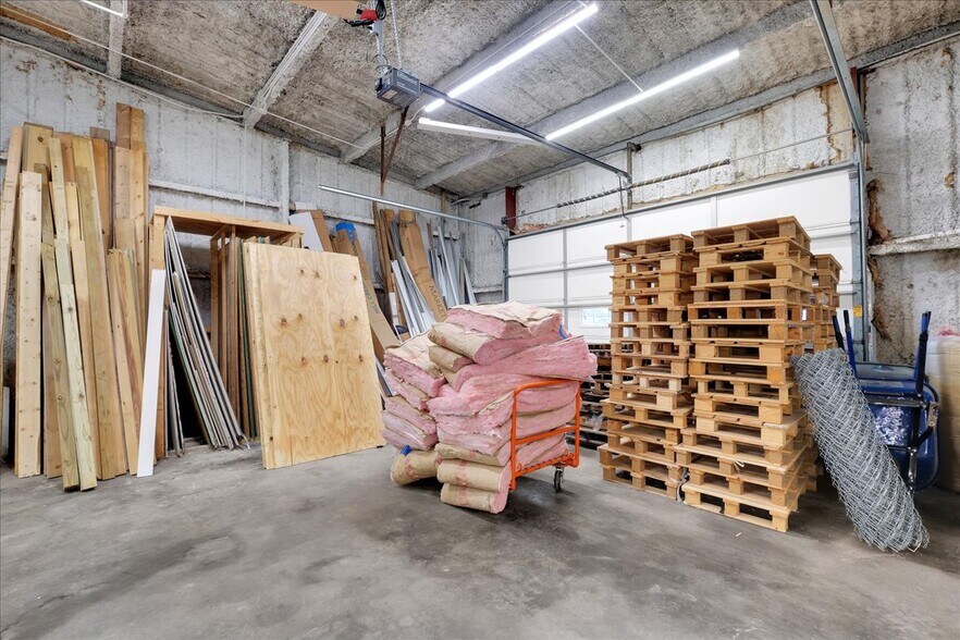 More Photos Of 1518 Petunia Ave, Louisville Warehouse For Sale
