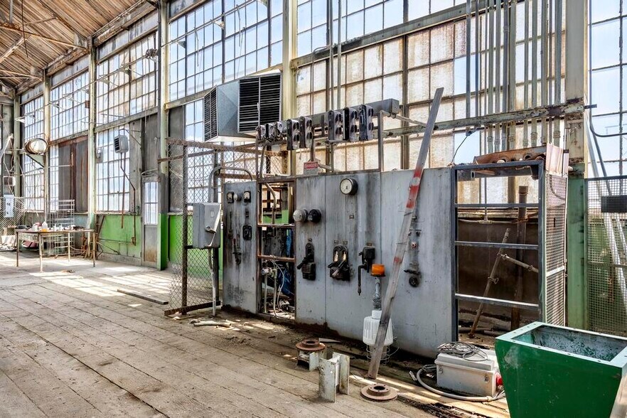 More Photos Of 244 Anaconda Rd, Butte Warehouse For Sale