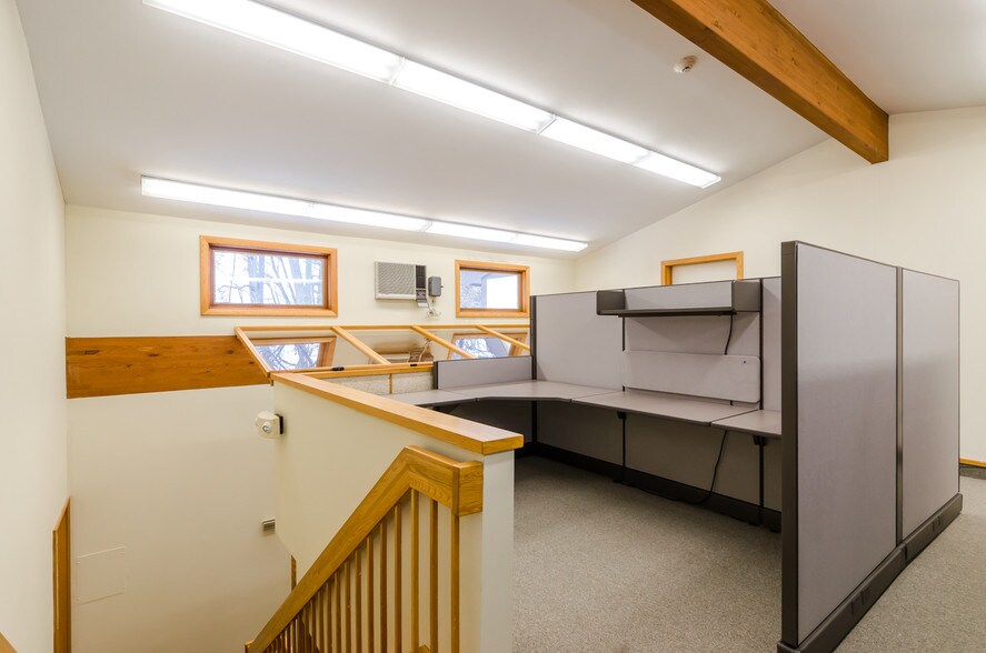 More Photos Of 40-60 Beechwood Dr, North Andover Loft Creative Space For Lease