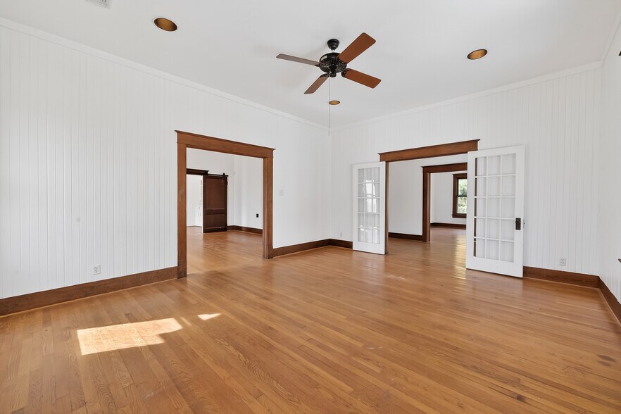 More Photos Of 38011 Spur 149 Rd, Magnolia Office Residential For Sale