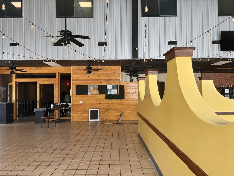 More Photos Of 11025 Hwy 78, Riverside Freestanding For Lease