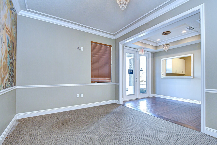 More Photos Of 6928 Linebaugh Ave, Tampa Office For Sale