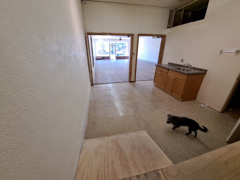 More Photos Of 125 Commercial St, Portola Storefront For Sale
